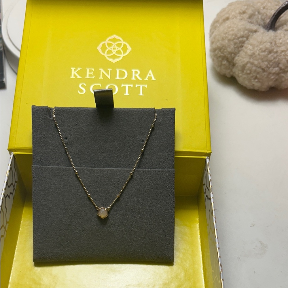 Kendra Scott Delicate Gold Necklace
